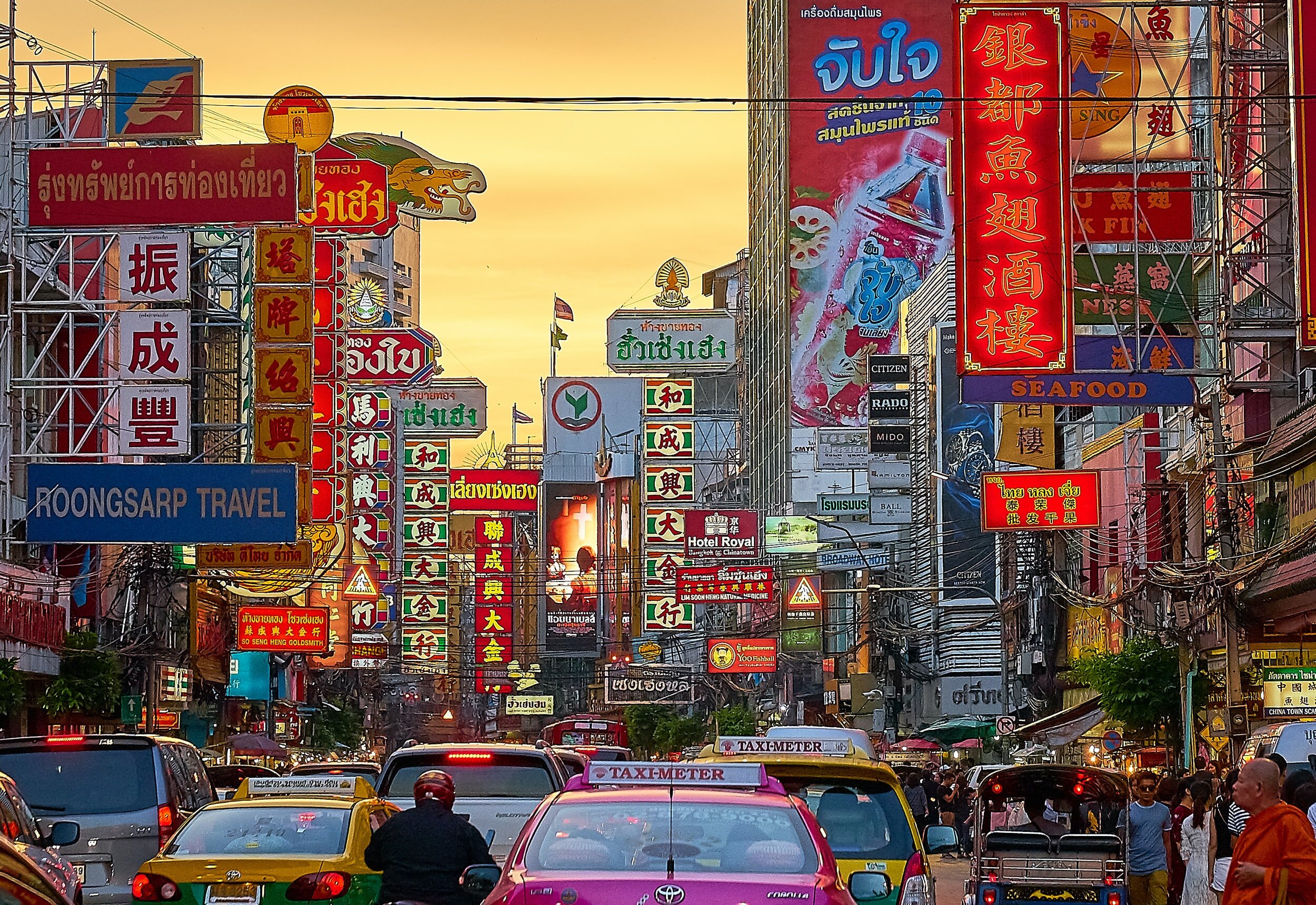 Wholesale clothing shopping in Bangkok’s Sampeng Market